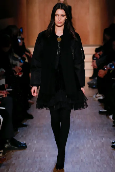 Look 12